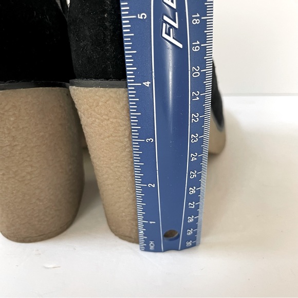 Urban Outfitters Posey Gumsole Black Booties Size 8 - Picture 12 of 13